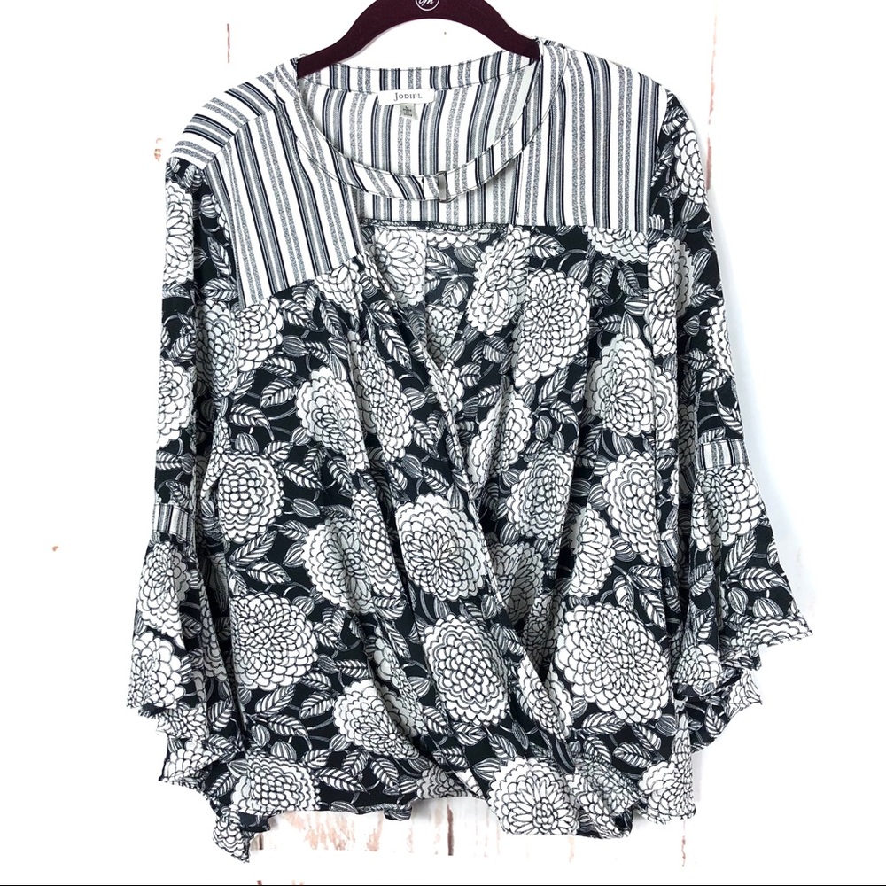 Jodifl Bell Sleeved Faux Wrap Top